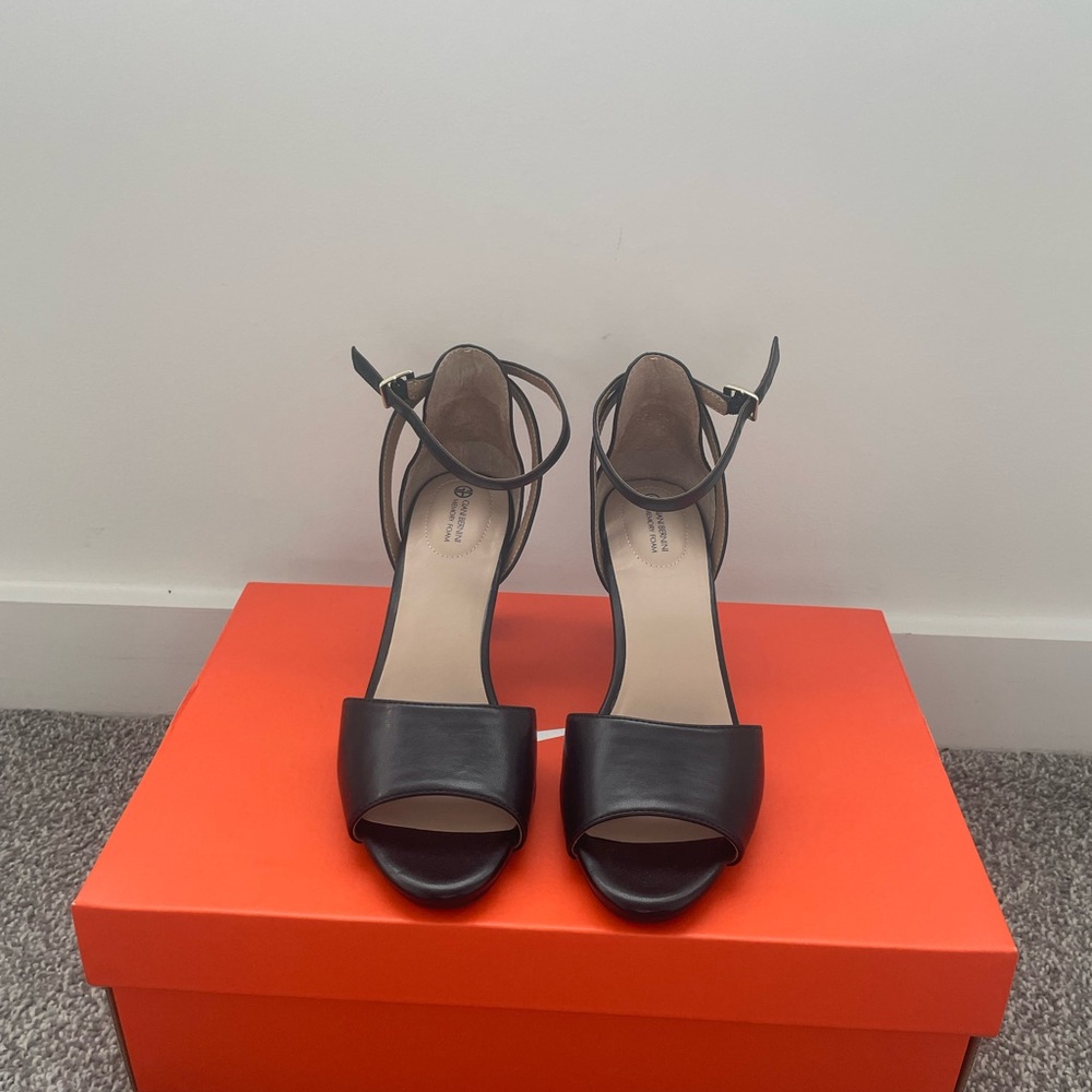 Women’s memory foam dress sandals